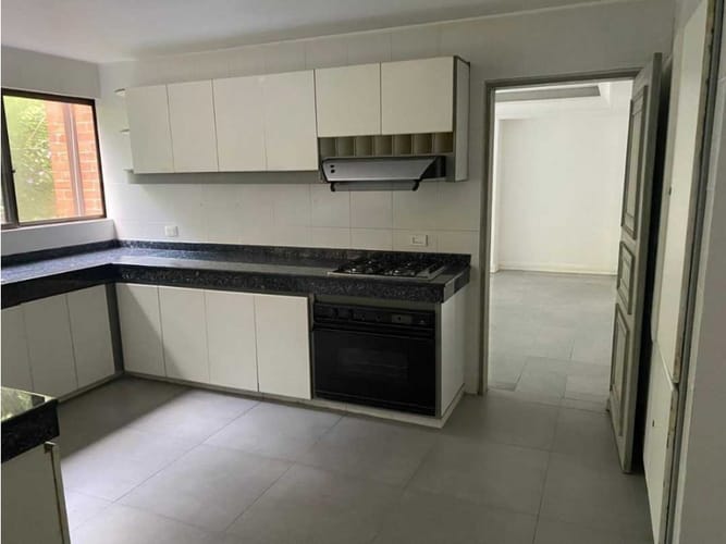 Apartamento de 3 alcobas en venta en Arboledas, Cali, 300 m² · foto 7 de 24