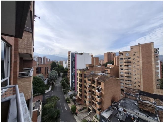 Apartamento de 3 alcobas en venta en Laureles, Medellín, 108 m² · foto 7 de 19