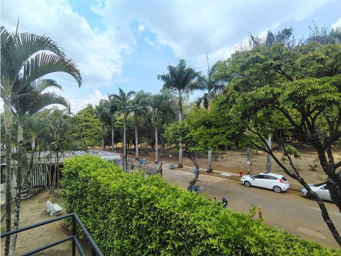 Casa de 5 alcobas en venta en Pasoancho, Cali, 256 m² · foto 2 de 24