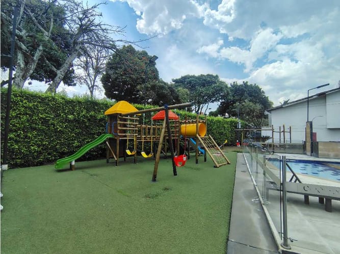 Casa de 5 alcobas en venta en Pasoancho, Cali, 256 m² · foto 13 de 24