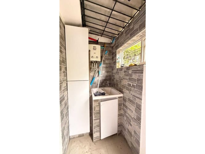 Casa de 5 alcobas en venta en Santa Anita, Cali, 130 m² · foto 8 de 21