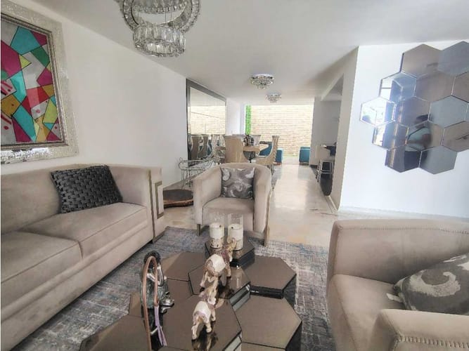 Casa de 5 alcobas en venta en Pasoancho, Cali, 256 m² · foto 18 de 24