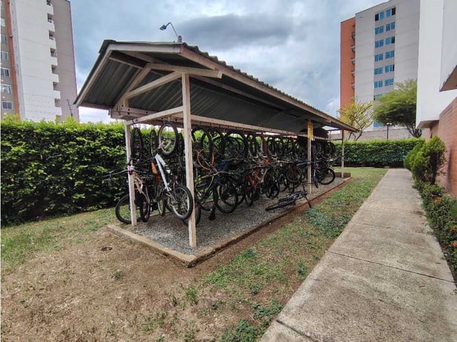 Casa de 3 alcobas en venta en Valle Del Lili, Cali, 110 m² · foto 2 de 24