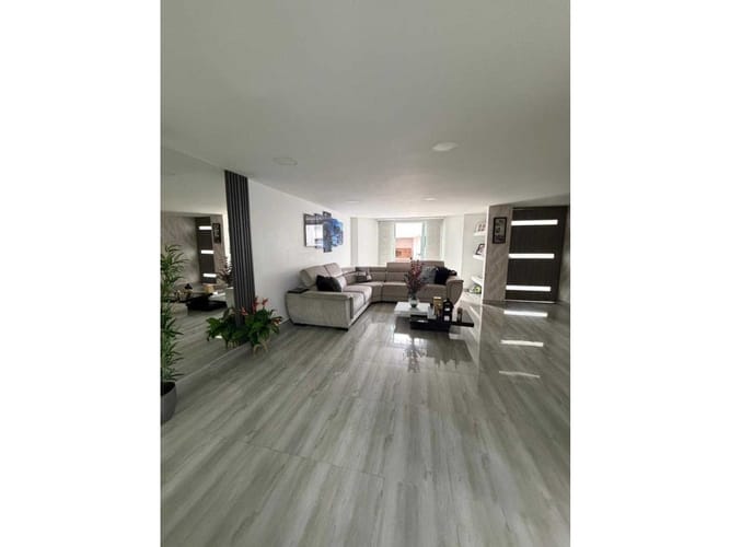 Casa de 5 alcobas en venta en Ciudadela Pasoancho, Cali, 240 m² · foto 2 de 21
