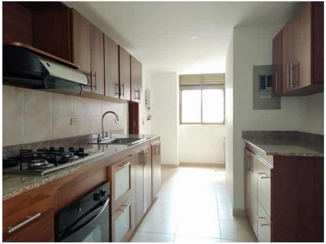 Apartamento de 4 alcobas en venta en Zuñiga, Medellín, 130 m² · foto 3 de 13