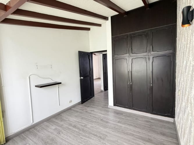 Apartamento de 2 alcobas en arriendo en Sector Galeria Central, Pereira, 90 m² · foto 2 de 12