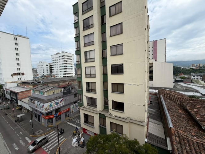 Apartamento de 2 alcobas en arriendo en Sector Galeria Central, Pereira, 90 m² · foto 10 de 12