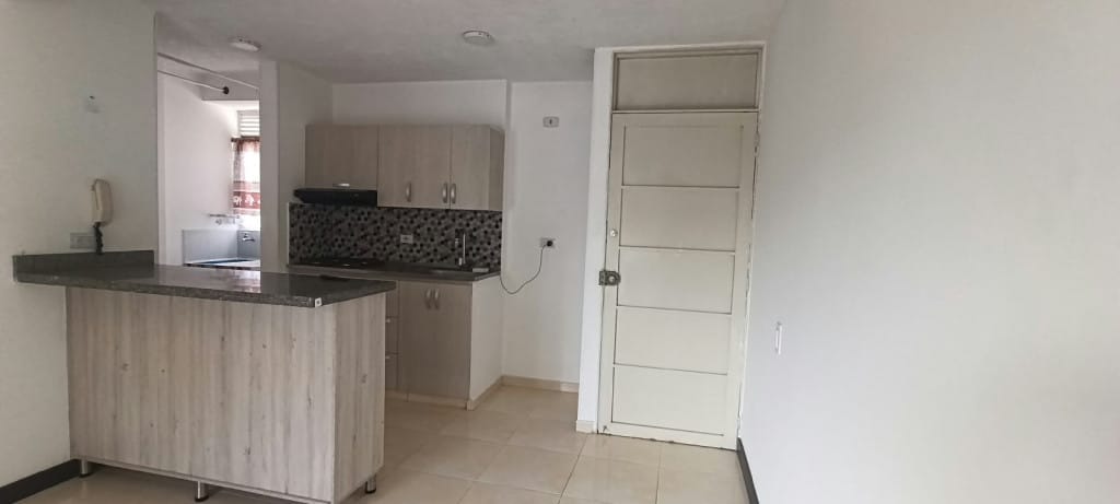 Apartamento de 2 alcobas en arriendo en Bochalema, Cali, 70 m² · foto 2 de 21