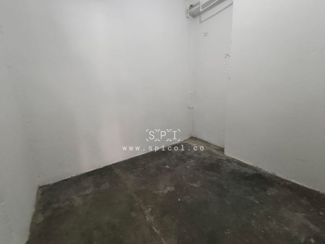 Bodega en arriendo en Los Colores, Medellín, 105 m² · foto 10 de 11