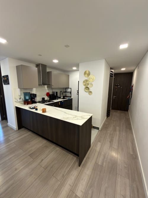 Apartamento de 2 alcobas en venta en Santa Barbara Oriental, Bogotá, 80 m² · foto 2 de 16