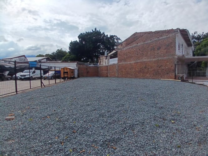 Lote en venta en Tequendama, Cali, 325 m² · foto 3 de 19