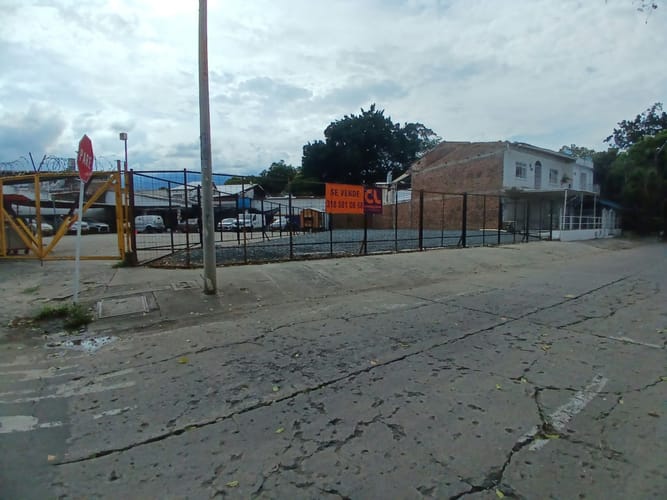 Lote en venta en Tequendama, Cali, 325 m² · foto 10 de 19
