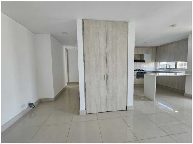 Apartamento de 2 alcobas en venta en El Portal, Envigado, 86 m² · foto 2 de 10