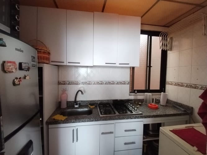 Apartamento de 3 alcobas en venta en Almendros, Bogotá, 50 m² · foto 2 de 19