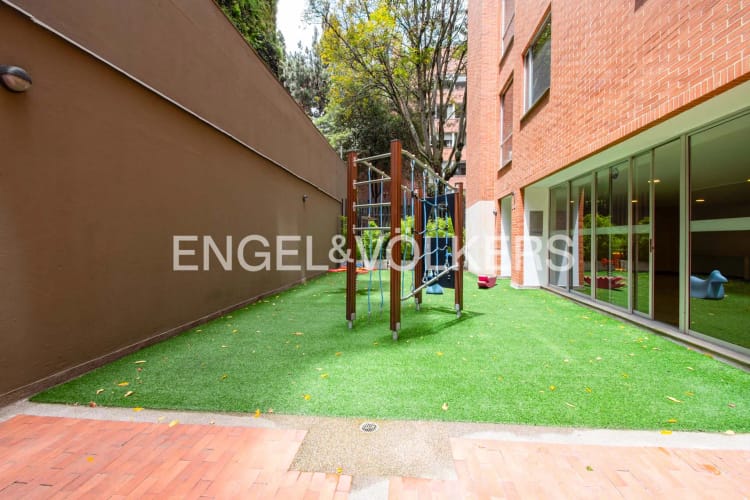 Apartamento de 3 alcobas en venta en Los Rosales, Bogotá, 193 m² · foto 18 de 18