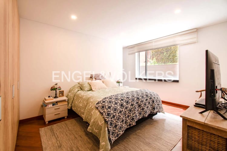 Apartamento de 3 alcobas en venta en Los Rosales, Bogotá, 193 m² · foto 13 de 18