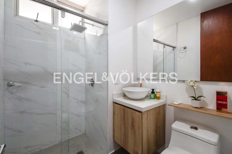 Apartamento de 3 alcobas en venta en Los Rosales, Bogotá, 193 m² · foto 12 de 18