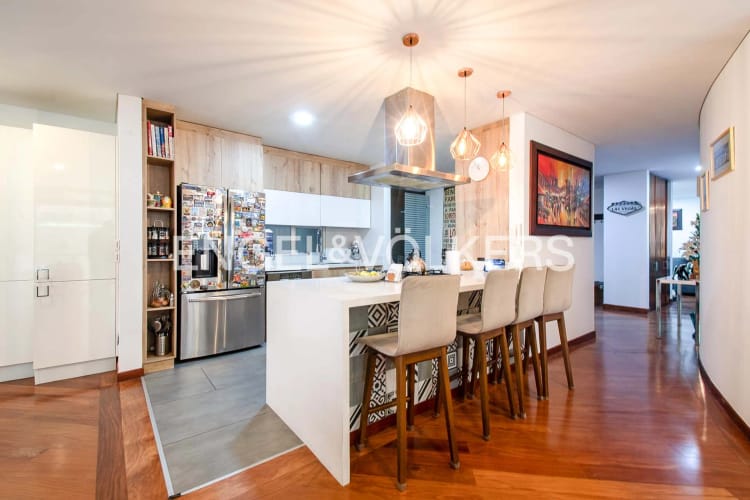 Apartamento de 3 alcobas en venta en Los Rosales, Bogotá, 193 m² · foto 5 de 18