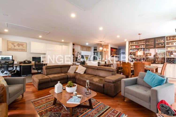 Apartamento de 3 alcobas en venta en Los Rosales, Bogotá, 193 m² · foto 2 de 18
