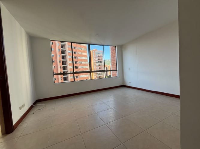 Apartamento de 3 alcobas en venta en La Florida, Medellín, 130 m² · foto 3 de 11