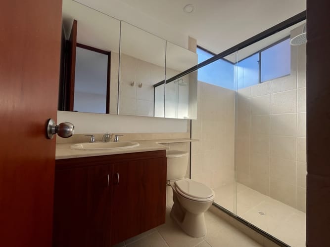 Apartamento de 3 alcobas en venta en La Florida, Medellín, 130 m² · foto 4 de 11