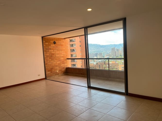 Apartamento de 3 alcobas en venta en La Florida, Medellín, 130 m² · foto 7 de 11