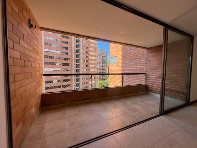 Apartamento de 3 alcobas en venta en La Florida, Medellín, 130 m² · foto 10 de 11
