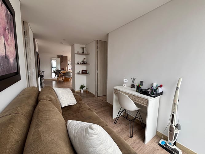 Apartamento de 2 alcobas en venta en Cedritos, Bogotá, 88 m² · foto 2 de 24