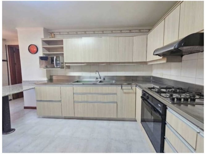 Apartamento de 3 alcobas en venta en Castropol, Medellín, 159 m² · foto 7 de 12