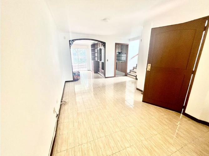 Casa de 3 alcobas en venta en Avenida 19 Norte, Armenia, 137 m² · foto 2 de 18