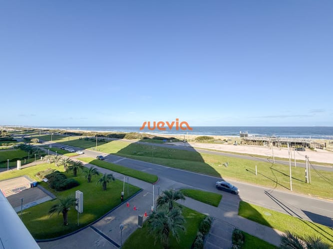Luminoso y cómodo apartamento en primera linea Playa Brava · Photo 2
