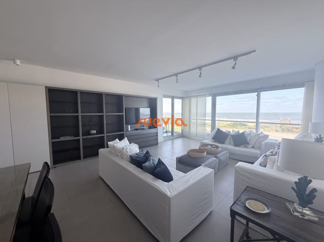 Luminoso y cómodo apartamento en primera linea Playa Brava · Photo 7