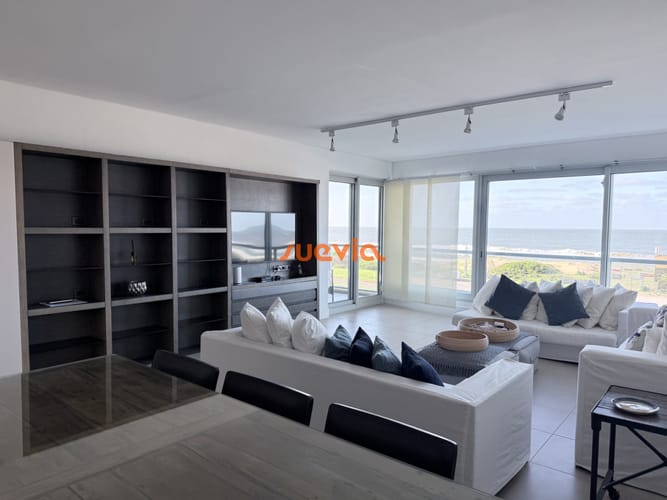 Luminoso y cómodo apartamento en primera linea Playa Brava · Photo 8