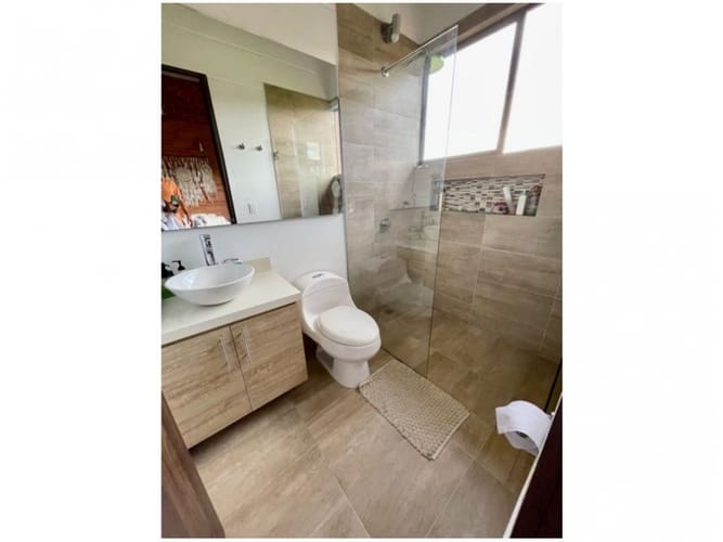Casa de 4 alcobas en venta en Loma Del Escobero, Envigado, 515 m² · foto 9 de 18