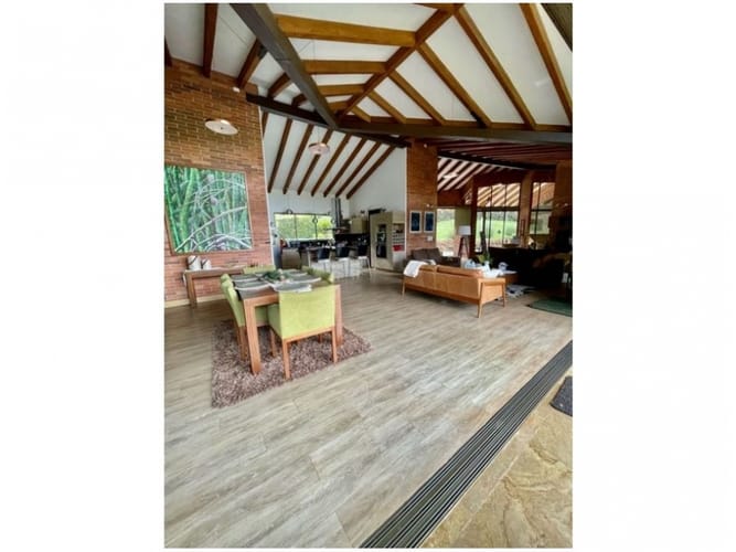 Casa de 4 alcobas en venta en Loma Del Escobero, Envigado, 515 m² · foto 17 de 18