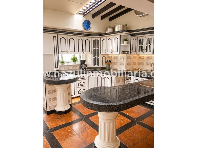 Apartamento de 6 alcobas en venta en El Centro, Manizales, 496 m² · foto 3 de 19
