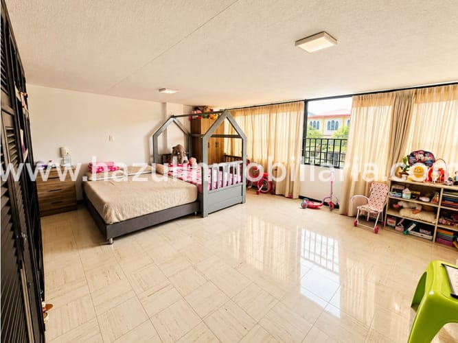 Apartamento de 6 alcobas en venta en El Centro, Manizales, 496 m² · foto 16 de 19