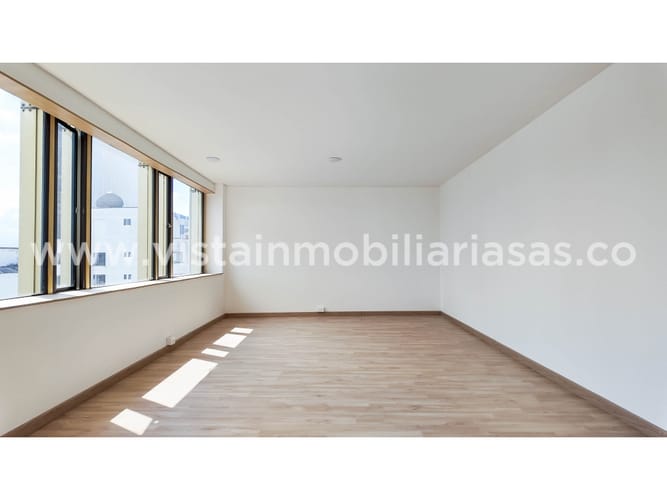 Oficina en venta en El Centro, Manizales, 33 m² · foto 2 de 3