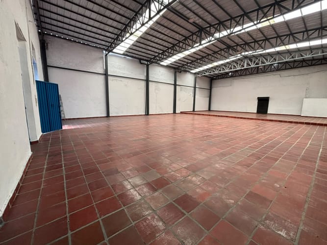 Bodega en arriendo en Centro, Bucaramanga, 480 m² · foto 3 de 7