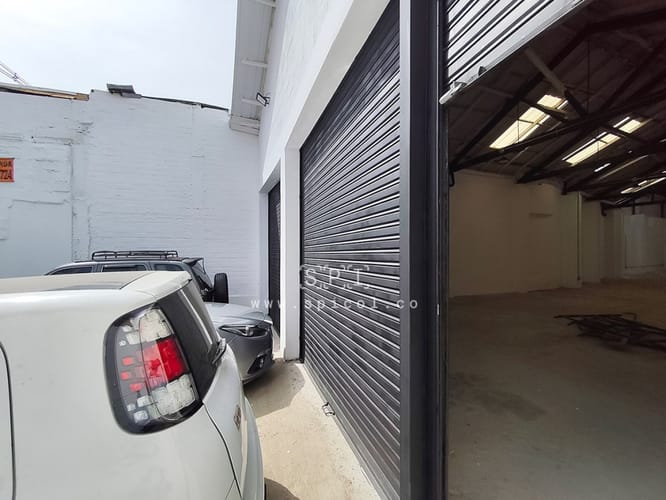 Bodega en arriendo en Boston, Medellín, 360 m² · foto 2 de 10