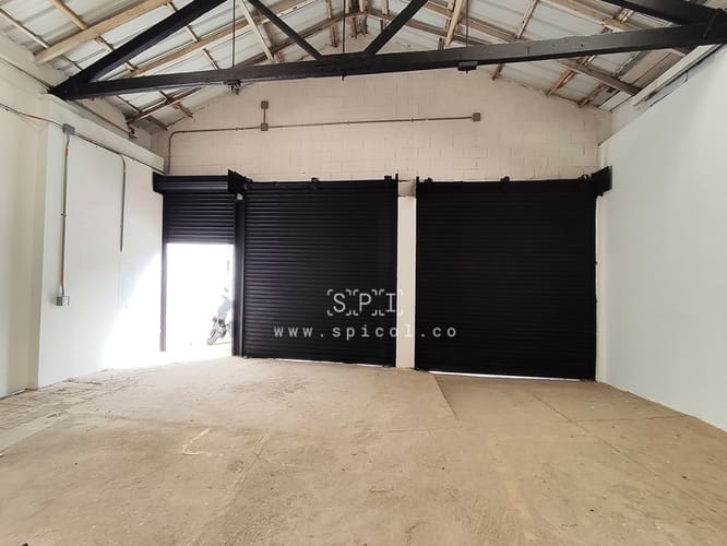 Bodega en arriendo en Boston, Medellín, 360 m² · foto 4 de 10