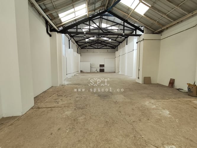 Bodega en arriendo en Boston, Medellín, 360 m² · foto 5 de 10