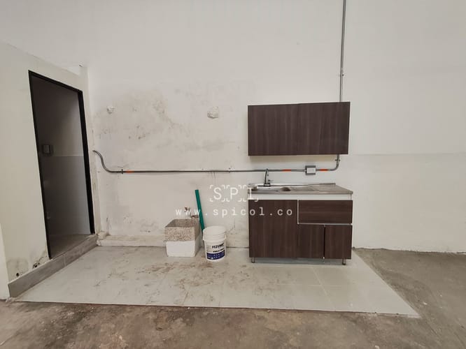 Bodega en arriendo en Boston, Medellín, 360 m² · foto 6 de 10
