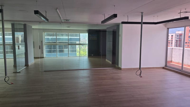 Oficina en arriendo en Santa María De Los Ángeles, Medellín, 245 m² · foto 7 de 12