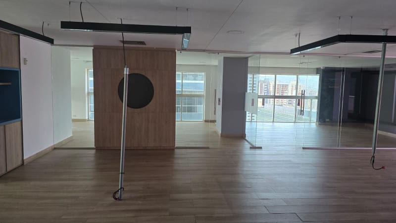 Oficina en arriendo en Santa María De Los Ángeles, Medellín, 245 m² · foto 8 de 12