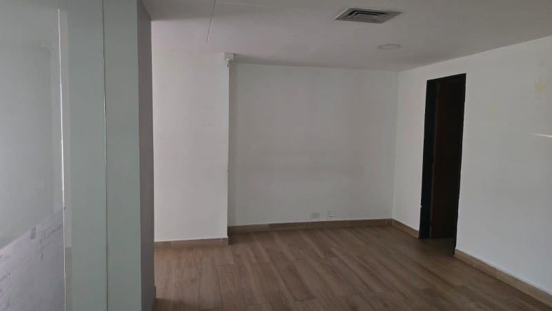 Oficina en arriendo en Santa María De Los Ángeles, Medellín, 245 m² · foto 10 de 12