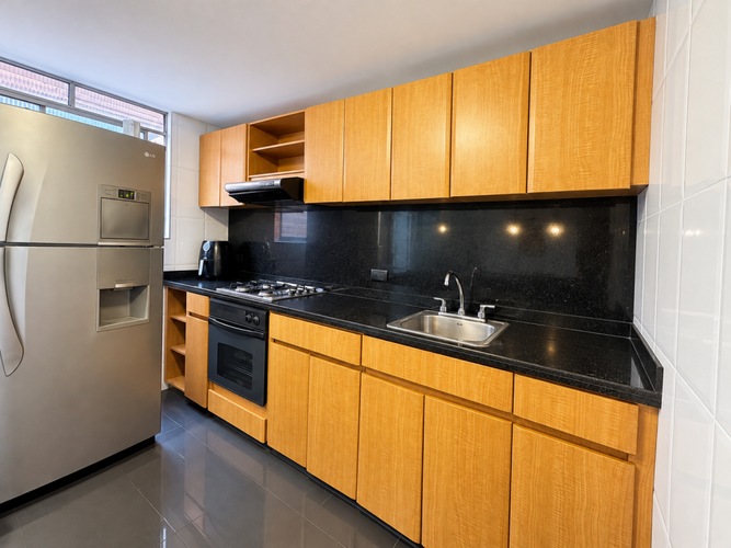 Apartamento de 2 alcobas en arriendo en Santa Barbara Central, Bogotá, 95 m² · foto 4 de 16