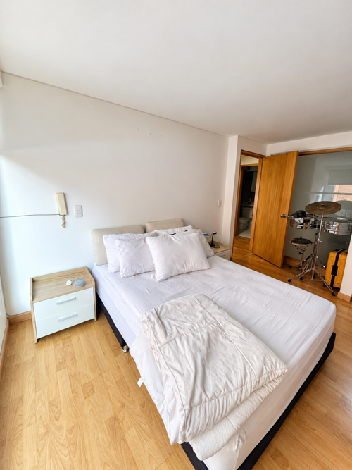 Apartamento de 2 alcobas en arriendo en Santa Barbara Central, Bogotá, 95 m² · foto 9 de 16