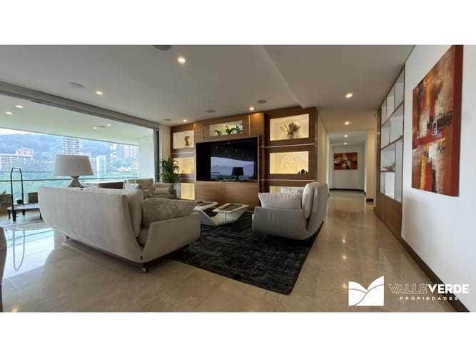 Apartamento de 3 alcobas en venta en Las Lomas, Medellín, 406 m² · foto 3 de 24