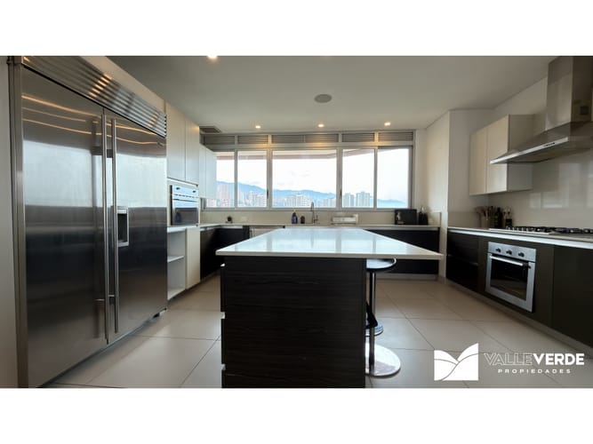 Apartamento de 3 alcobas en venta en Las Lomas, Medellín, 406 m² · foto 9 de 24
